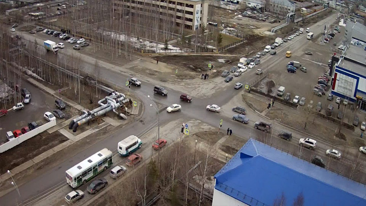 Онлайн веб-камера на перекрёстке Кузоваткина - Мира